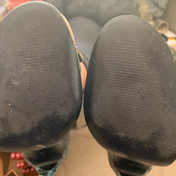 BCBG High Heels - Picture 7 of 8